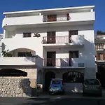 Apartments And Rooms Rogosic