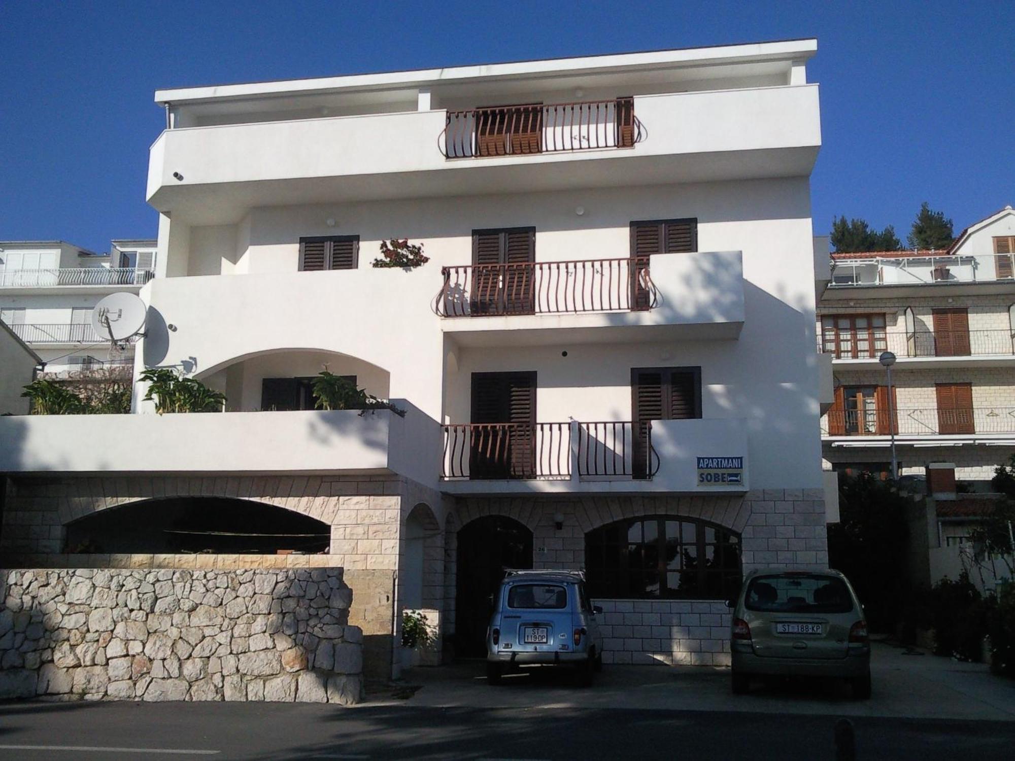 Apartamento And Rogosic *